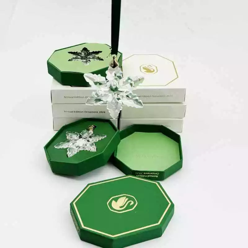 Swarovski Annual Edition Little Snowflake Ornament 2024, Clear Crystal Star with 133 Facets, Part of the Swarovski Annual Edition Collection 5661079